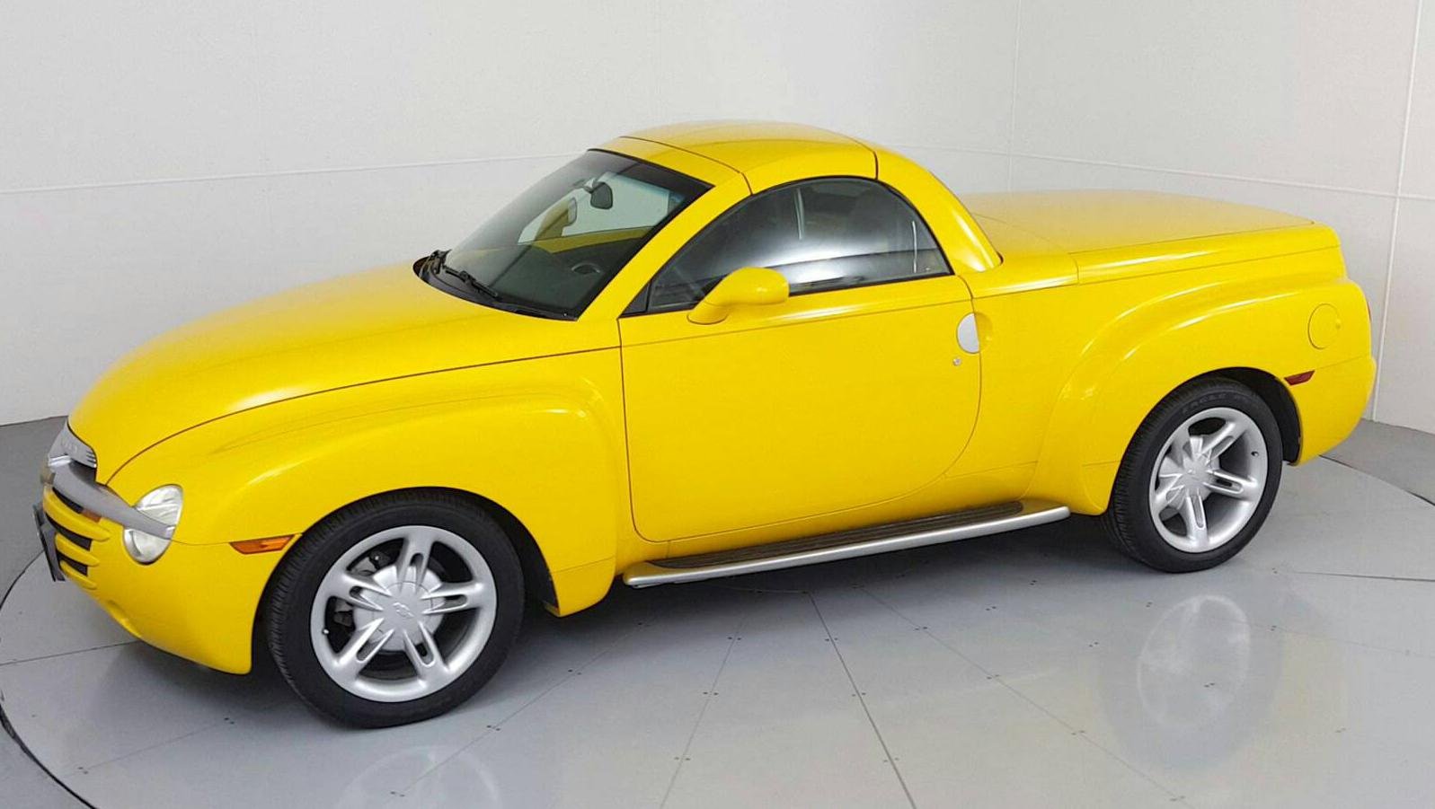 Pre-Owned 2004 CHEVROLET SSR Base 2WD Small Pickup Trucks in Hampstead ...