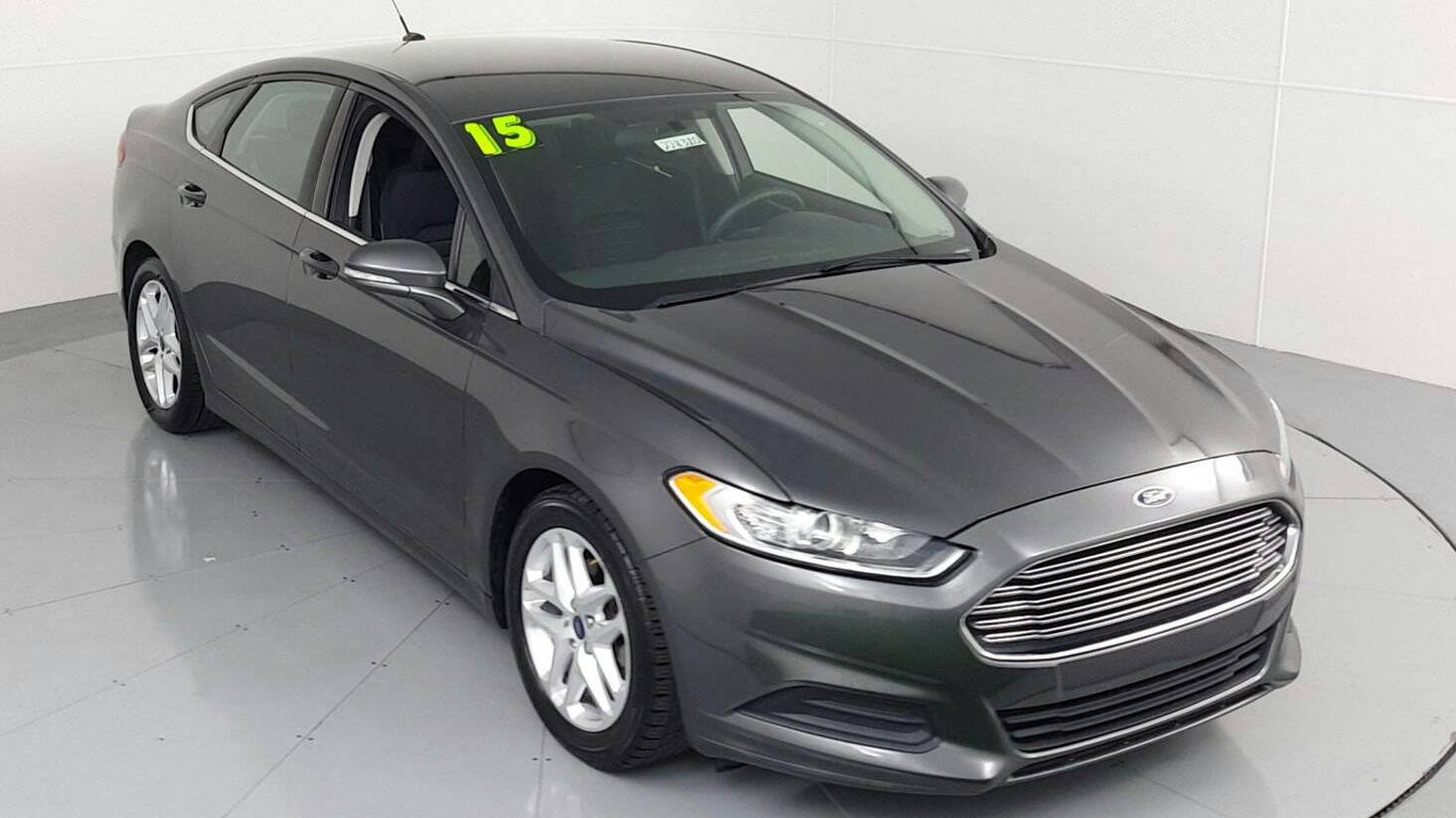 Pre-Owned 2015 FORD FUSION SE 4-door Mid-Size Passenger Car in ...