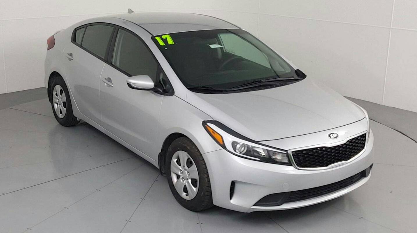 Pre-Owned 2017 KIA FORTE LX 4-door Mid-Size Passenger Car in Hampstead ...